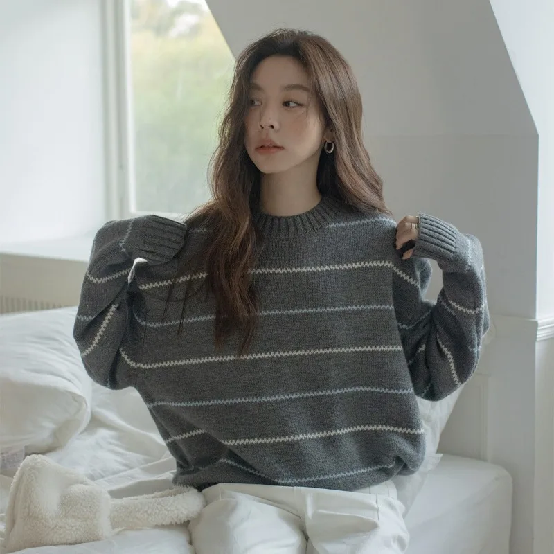 2025 Autumn Korean Striped O-neck Sweater for Women Casual Loose Knitted Top Elegant Long Sleeved Sweater Preppy Style Knitwear