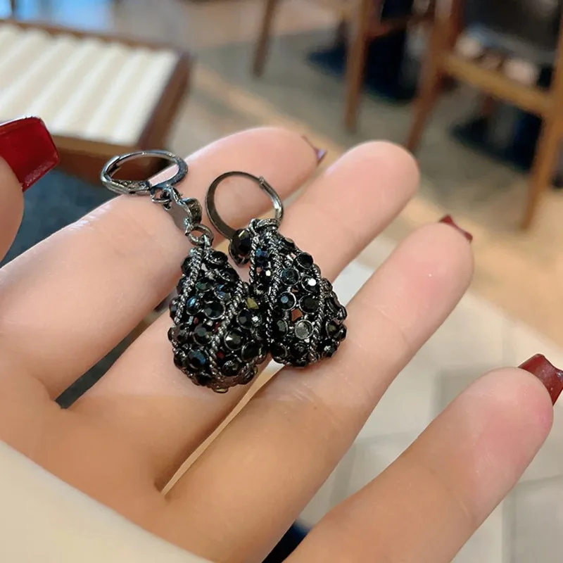 Light Luxury Black Crystal Drop-Shaped Pendant Earrings for Women