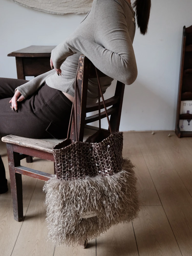 New Faux Fur Wool Boston Handbag 2025 Winter Warm Plush Tote Bag Simple Versatile Women's Autumn Winter Shoulder Crossbody Bag