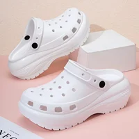 Summer New Thick Bottom Hole Hole Shoes Women Heightening Step Sensation Fashion Outdoor Slippers Women Versatile Lazy Person Sl