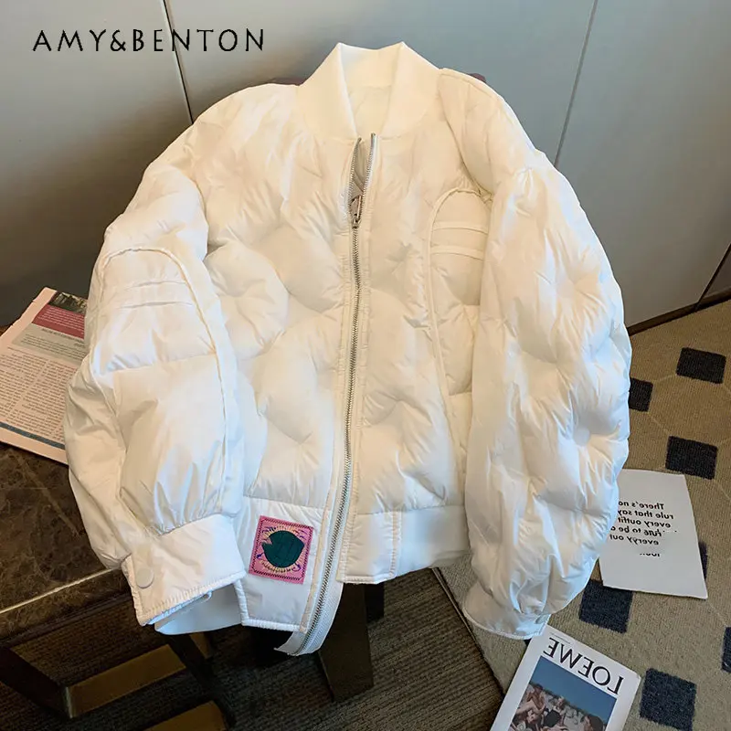 

Women's White Baseball Uniform Thickened Cotton Padded Coat Winter New Fashion Design Sense Short Parkas Coat for Ladies