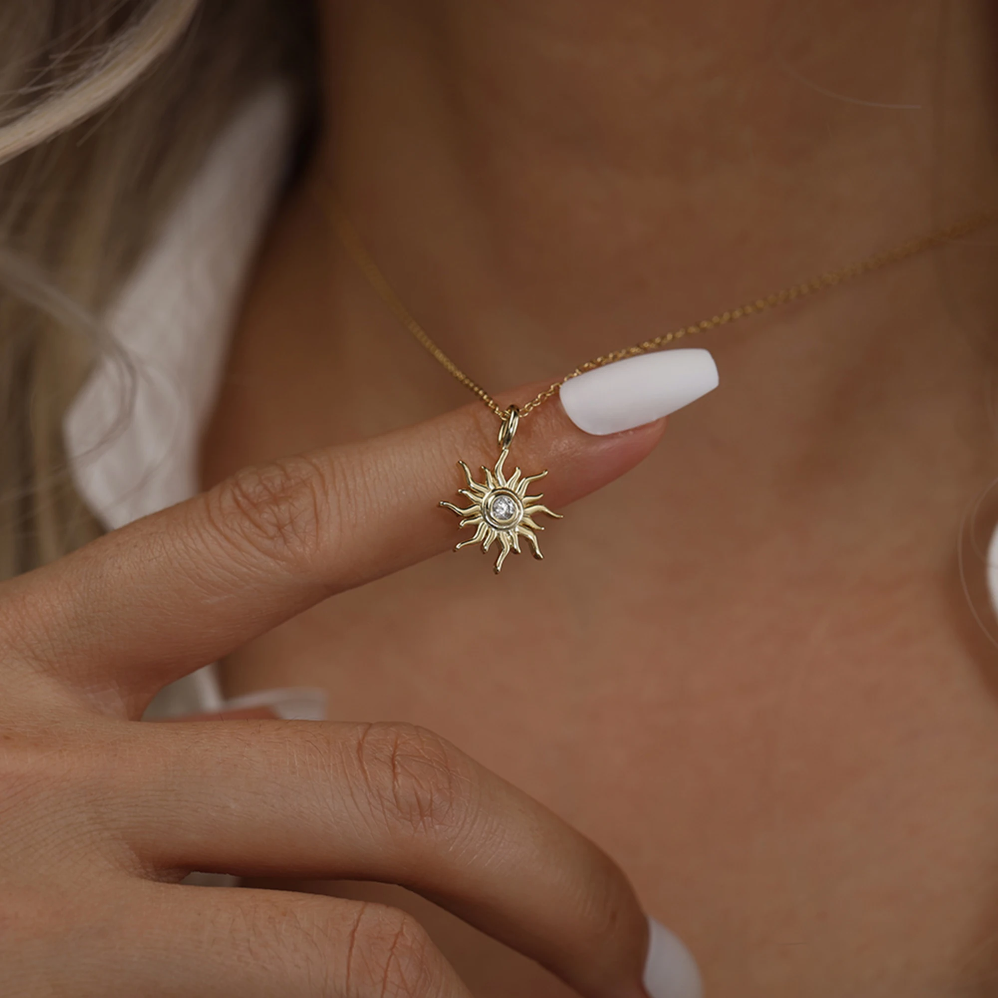 Silver Pendant Necklace, AAAA Cubic Zirconia Decor Solar Design