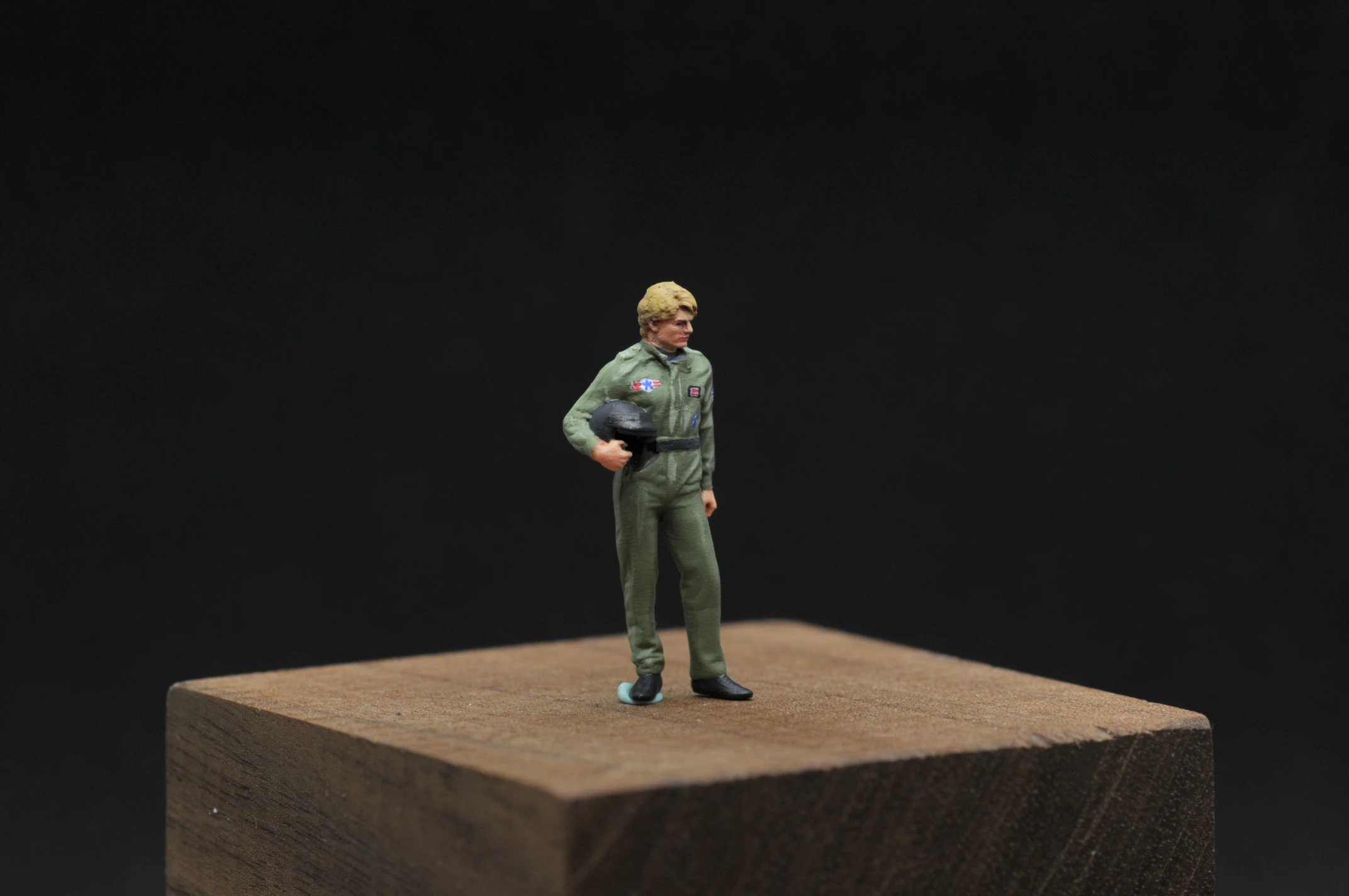 

Миниатюрная мини-модель 1/64 1/43 автомобиль гонщик том C Фильм звезда