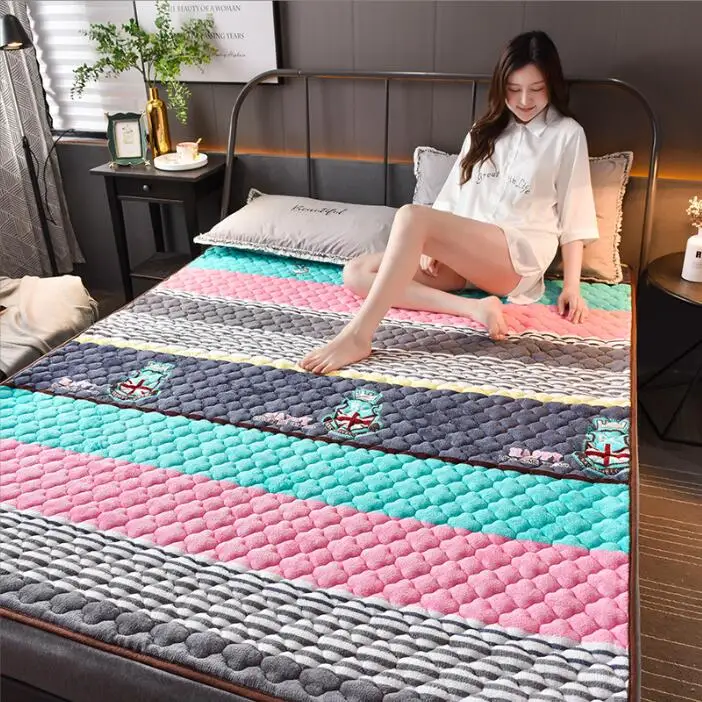 Mattress Topper Thickened milk velvet antiskid Flannel soft cushion warm tatami mattress washable