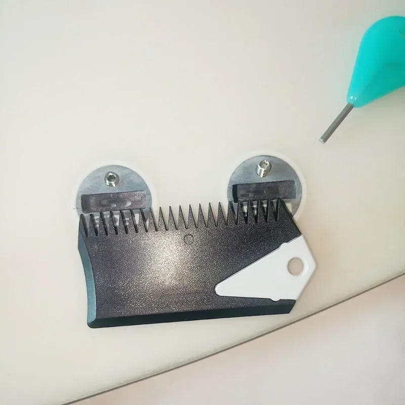 High Quality Plastic Surfboard Wax Comb SUP Wax Cleaner Remove With Fin Key Maintenance Safety Tool for Water Surfing Sport