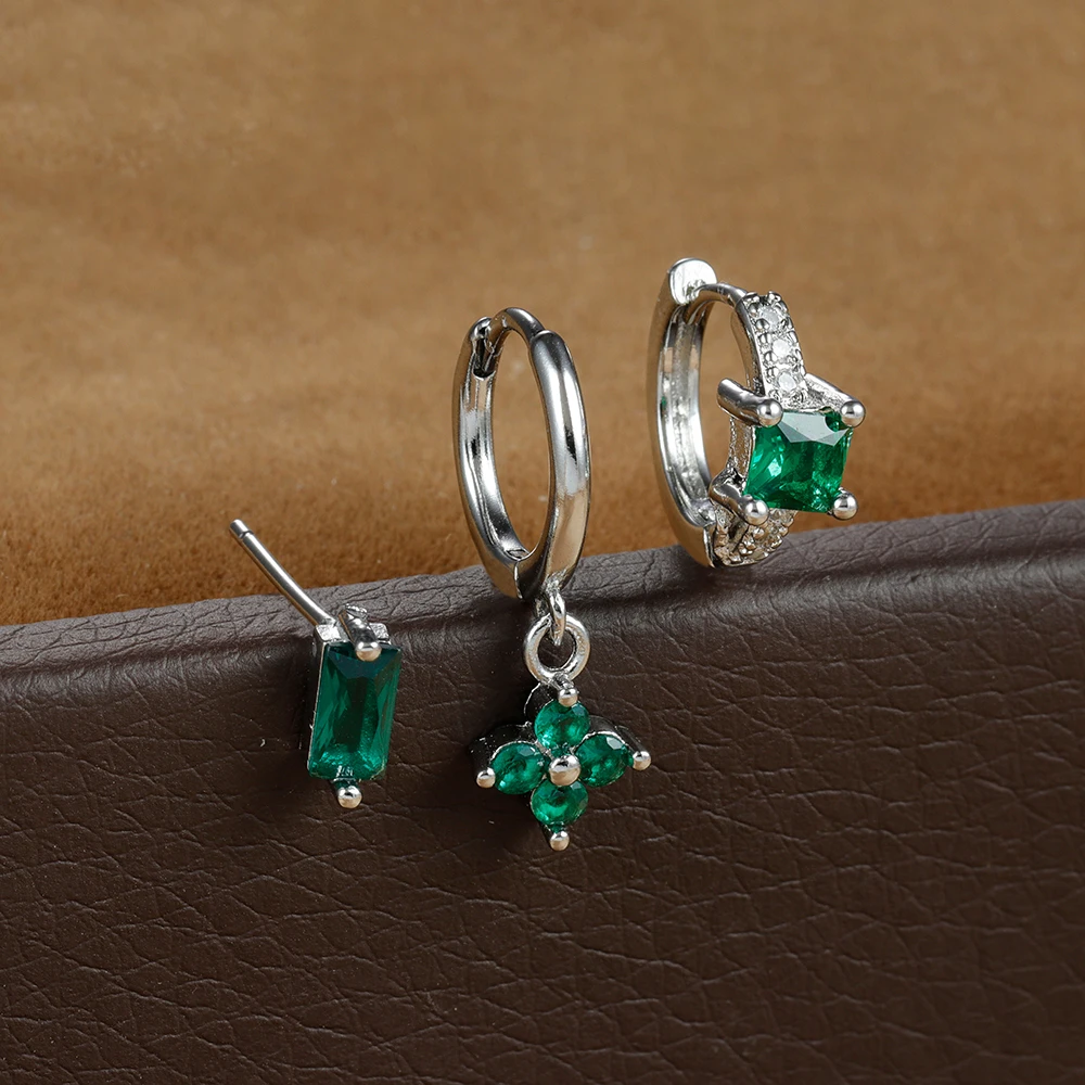 Orecchino a cerchio con cartilagine a forma di fiore da 18 g: orecchino in argento sterling con elica, trago, rook, lobo e daith - Italia