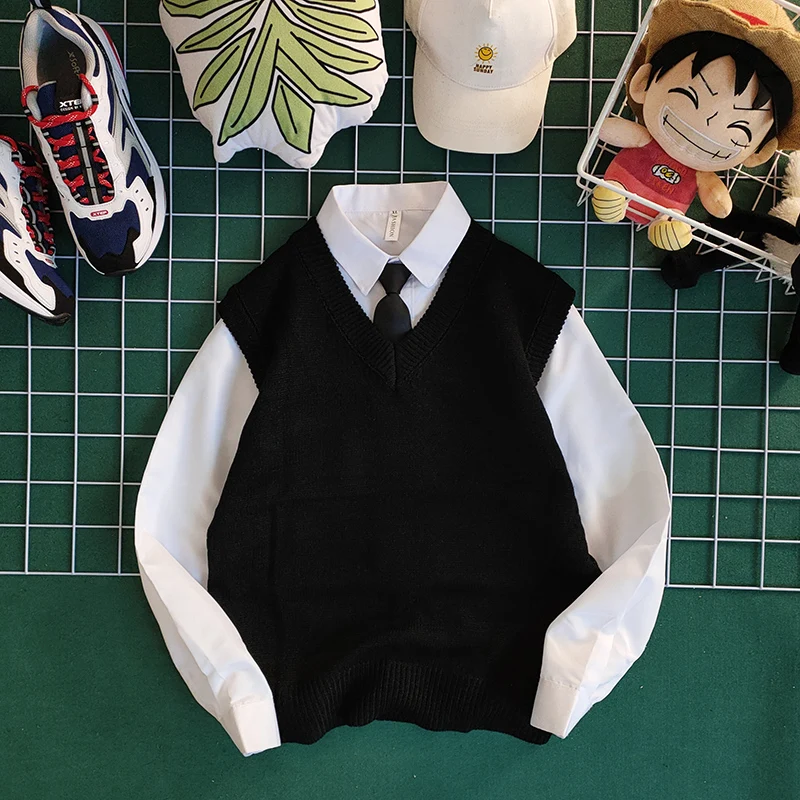 Description Picture 5 of itemSweater Vest Men Vintage Korean Style Cozy Stylish Preppy V-neck Autumn Loose Sleeveless Clothing Knitwear Retro Clothing V09