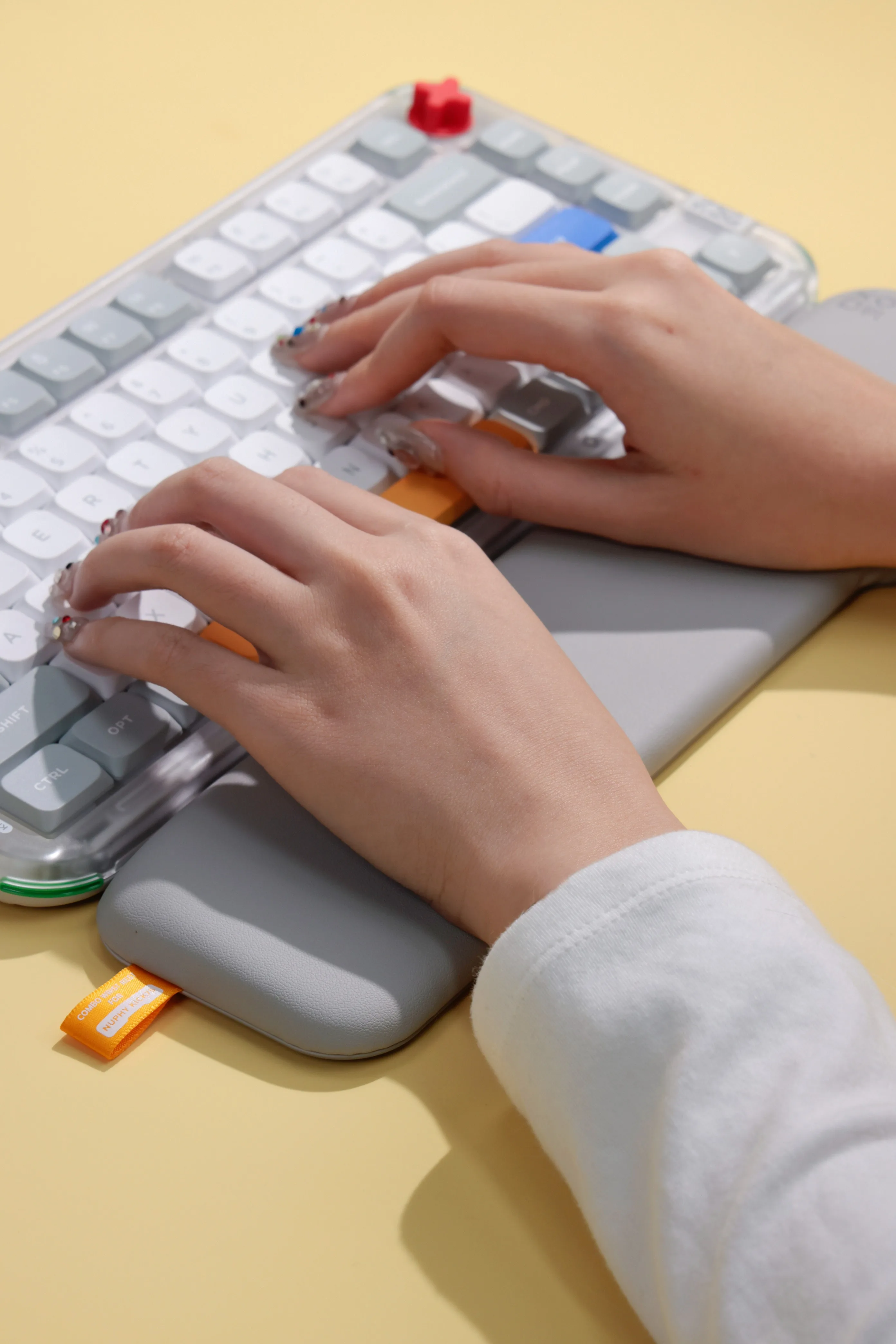 Nuphy Kick75 ロープロファイル キーボード Comboリストレスト NuPhy Kickのリストレスト、高さを簡単に変えられちゃいます