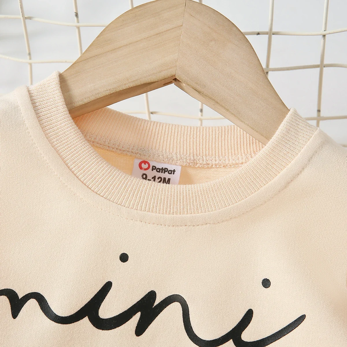 Girl sweatshirt Kids sweatshirt Baby girl clothes PatPat Baby Boy/Girl Letters & Heart Print Long-sleeve Sweatshirt Soft Comfortable Outings Daily Wear Basic Style