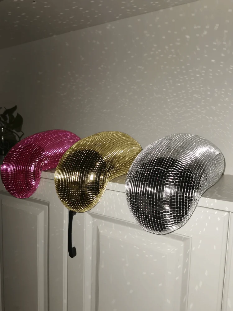 Schmelzende Disco-Kugel-Wanddekoration, maximalistische Heimdekoration, Innen-Glitzer-Kugel-Licht, reflektiert, auffällige, moderne Pop-Art-Skulptur – Detail 6