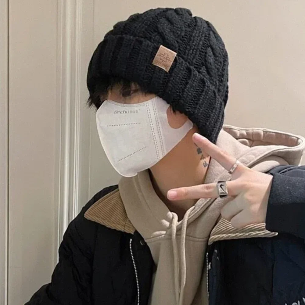 Hot Sale Unisex Premium Winter Hats Casual Maple Leaf Label Decor Beanie Cap Winter Couple Knitted Hats