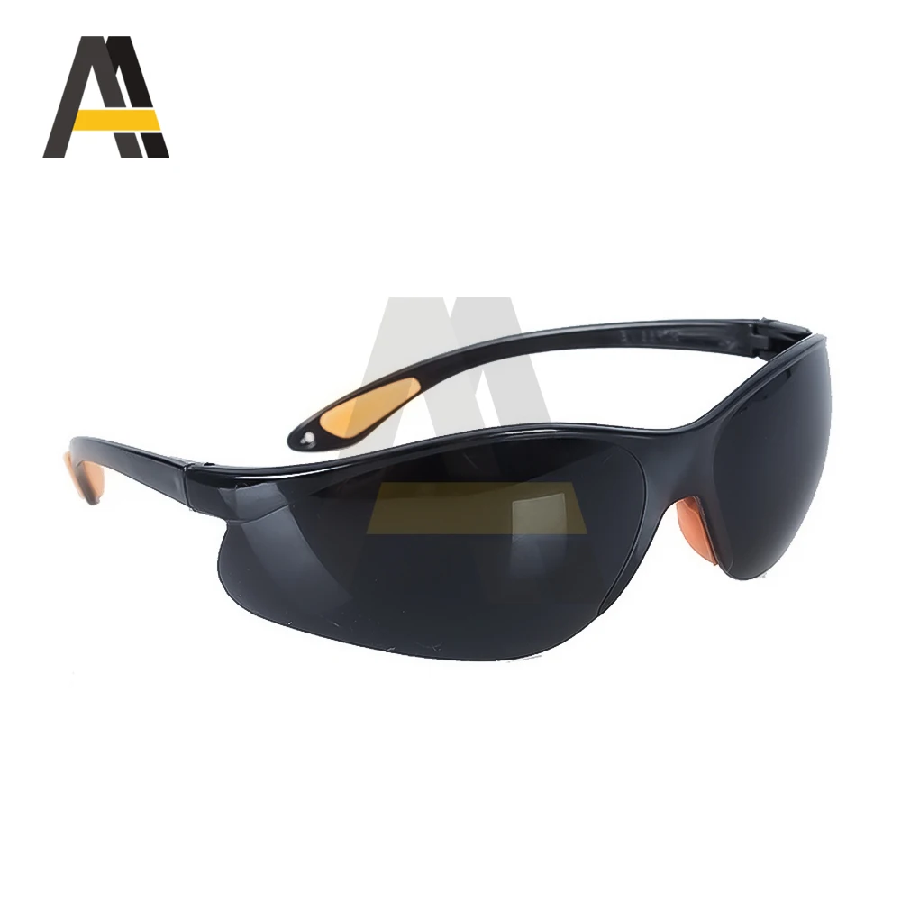 Vue de profil des lunettes de protection anti-lumière bleue montrant leur légèreté et leur ajustement ergonomique.