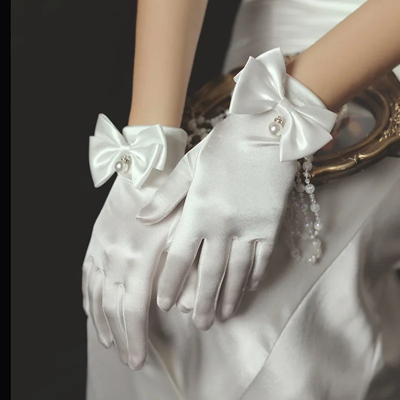 CC Elegant Gloves Wedding Events Women Accessory Bridal Jewelry Engagement Short Wrist Satin Luvas Bow-knot Shape Mittens WG016
