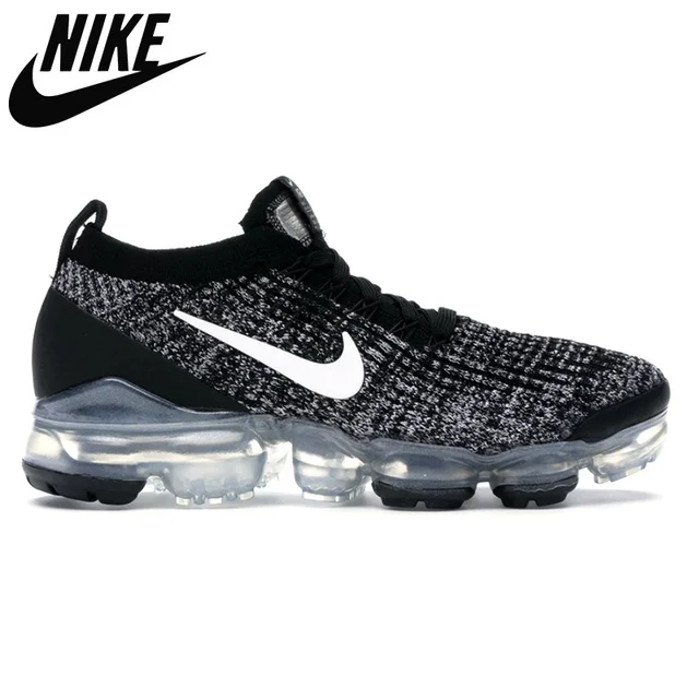 black and white nike air vapormax