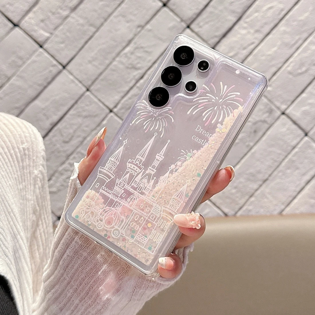 حافظة Y2K Castle Noctilucent Quicksand اللامعة لها...