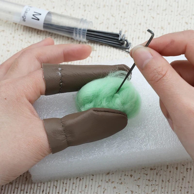 Wool Felting Kit Needle Felting Wool KRABAL 14/32/47/100 Colors Wool Needles Felting Kit Yarn Wool Roving Fibre for Needle Felt Tool Doll Making DIY Craft Materials