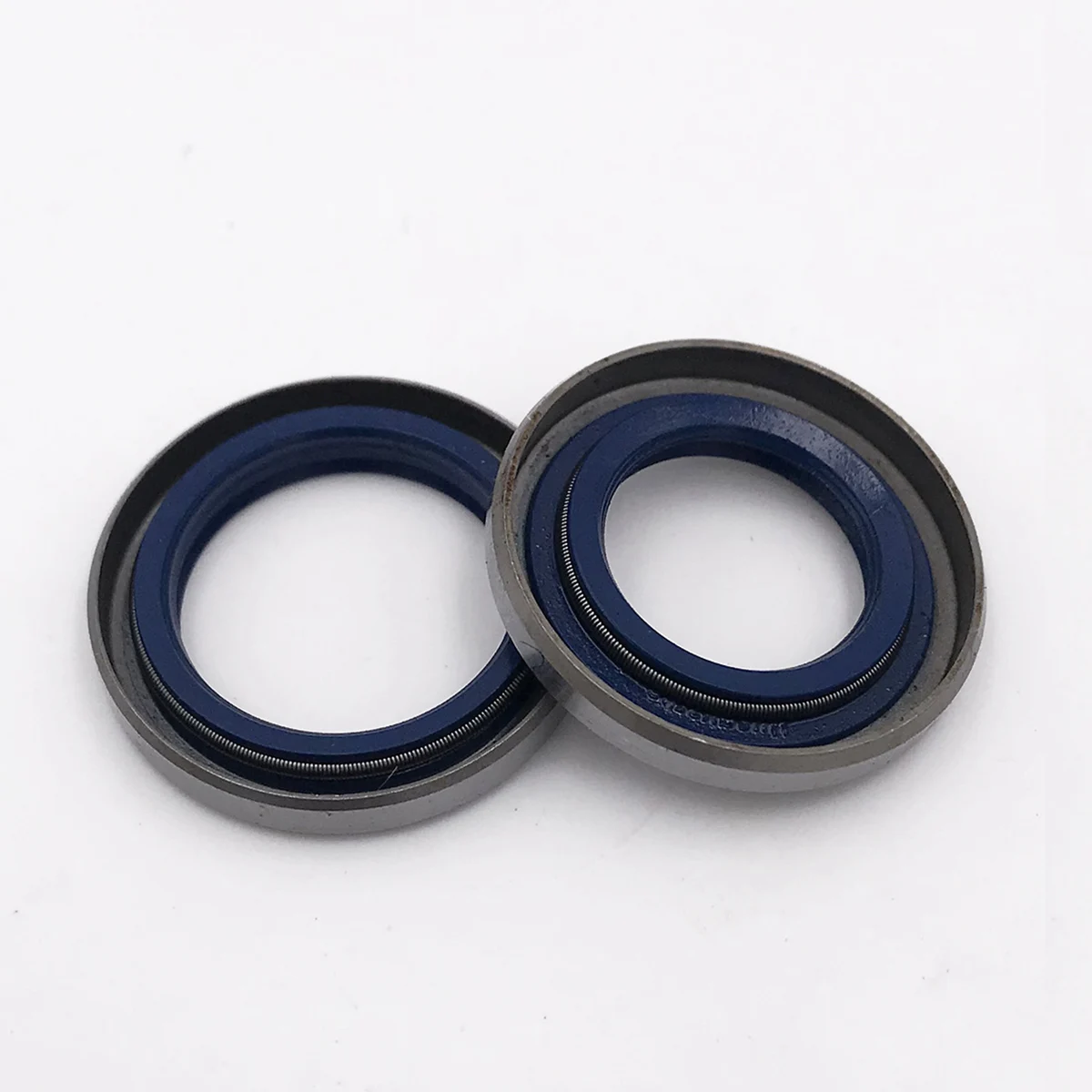 

2pcs Oil Seals Fit For 40 245 365 371 357 359 51 55 257 262 254 XP 261 262 XP 355 357 XP 346XP Part Tool