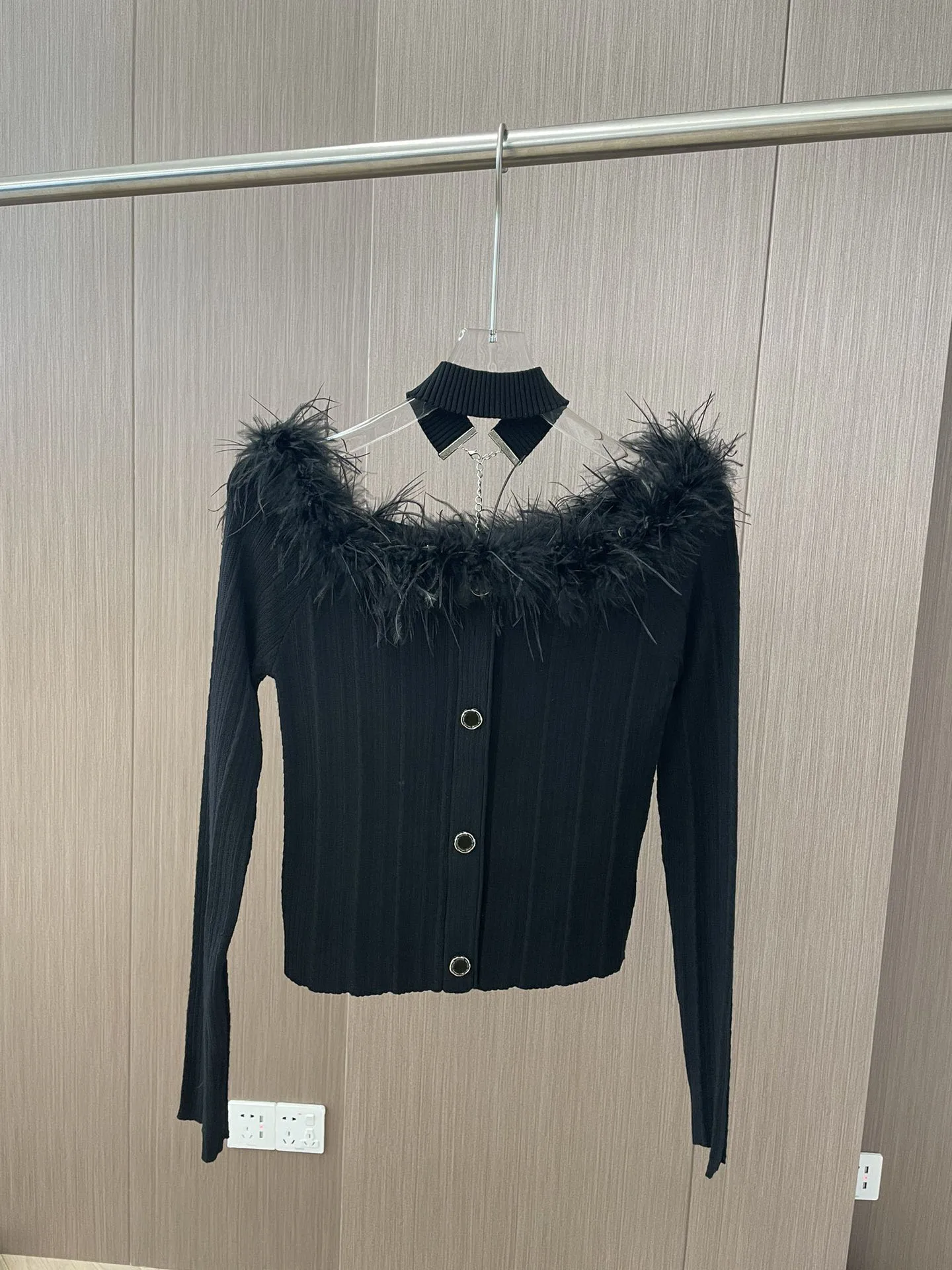 

Feather one-shoulder sweater detachable scarf design casual fashion 2024 summer new hot 1223