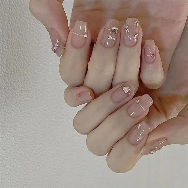 

Ice Permeating Lotus Root Powder Women Wearing Nail Patches Simple Lines Pink Diamond Fake Nail Patches Whitening