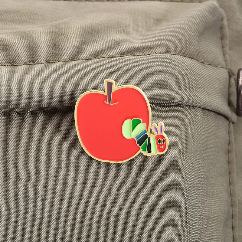 Apfel-Beter-Emaille-Anstecknadeln, individuelle Raupe verwandelt sich in Schmetterlingsbroschen, Anstecknadeln, Kleidung, lustiger Schmuck, Geschenk für Freunde