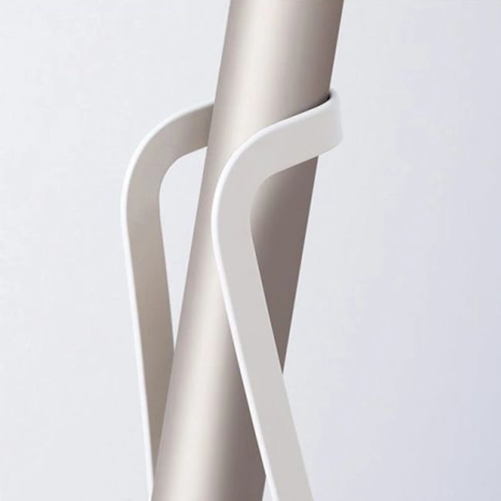 Durable Metal Vacuum Stand for Accessories - Sturdy and Portable Design