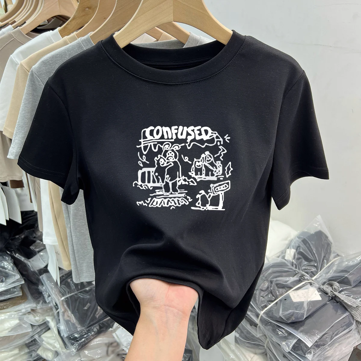 Black [letter piggy white]