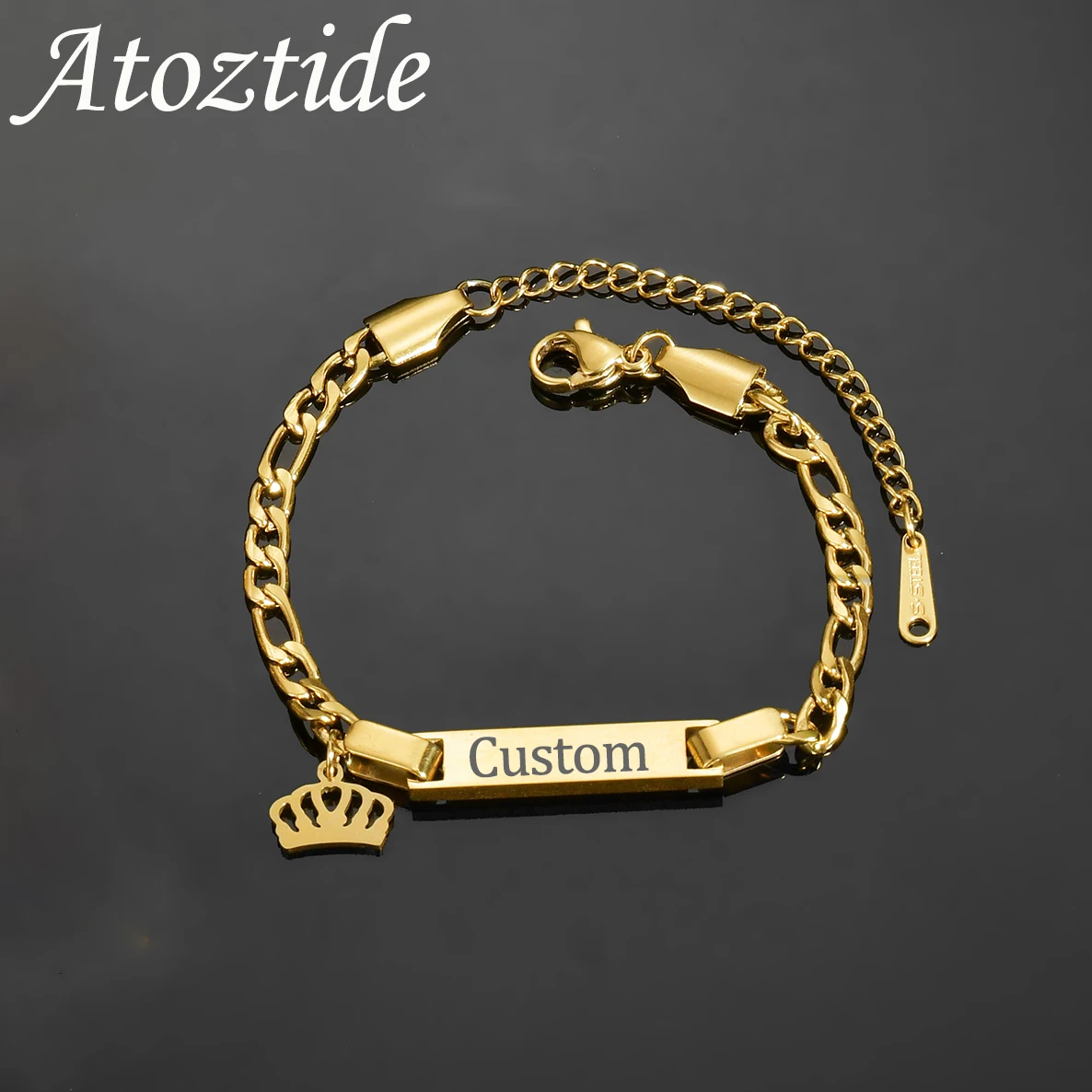 Персонализированный браслет Atoztide с гравировкой имени для женщин, матерей, детей, браслет из нержавеющей стали с сердцем, регулируемая цепочка «Фигаро», ювелирные изделия в подарок