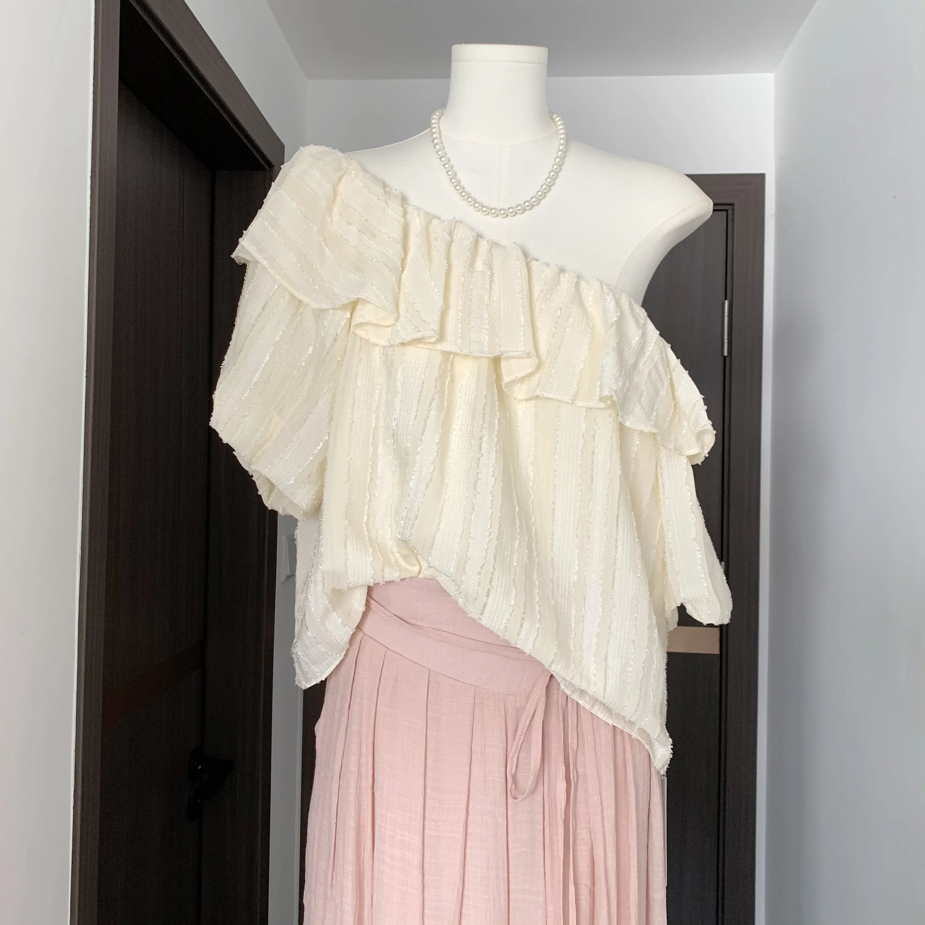 

Strapless Shirt For Women Off Shoulder Ruffles Flare Sleeve Sexy Short Tops Summer Fashion 2023 Clothing