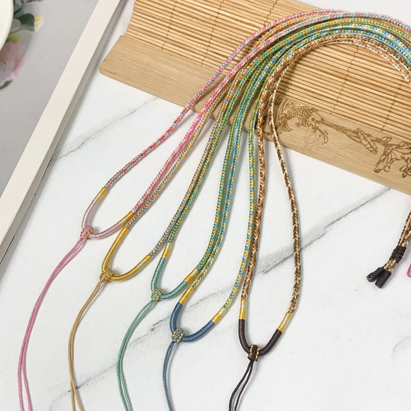 قلادة مطرزة متدرجة مستوحاة من الصين مع حبل قابل لل...