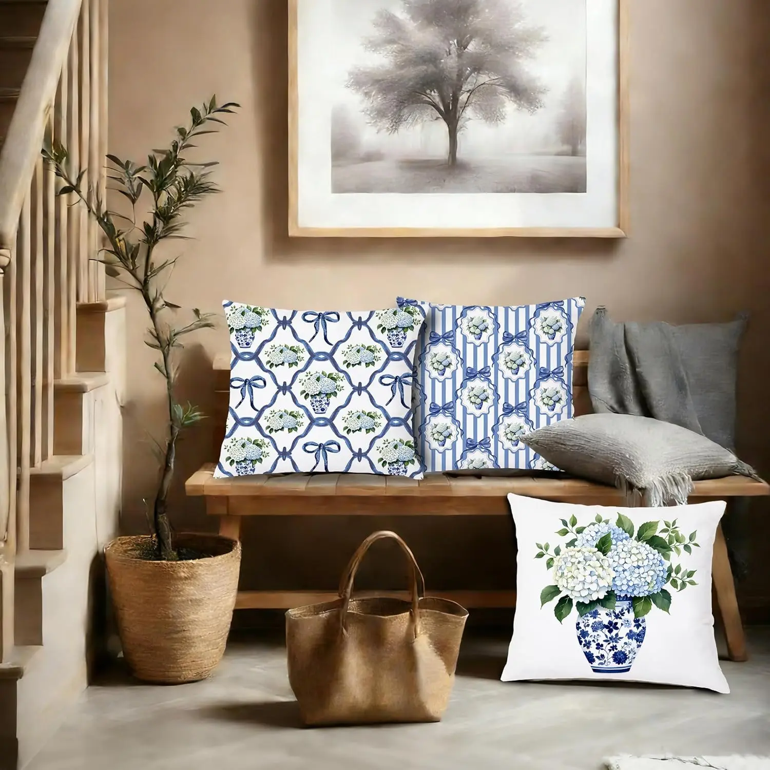 4Pcs Chinoiserie 수국 장식 쿠션 커버, 거실 침실 소파 홈 장식을위한 파란색과 흰색 꽃병과 리본 쿠션 케이스