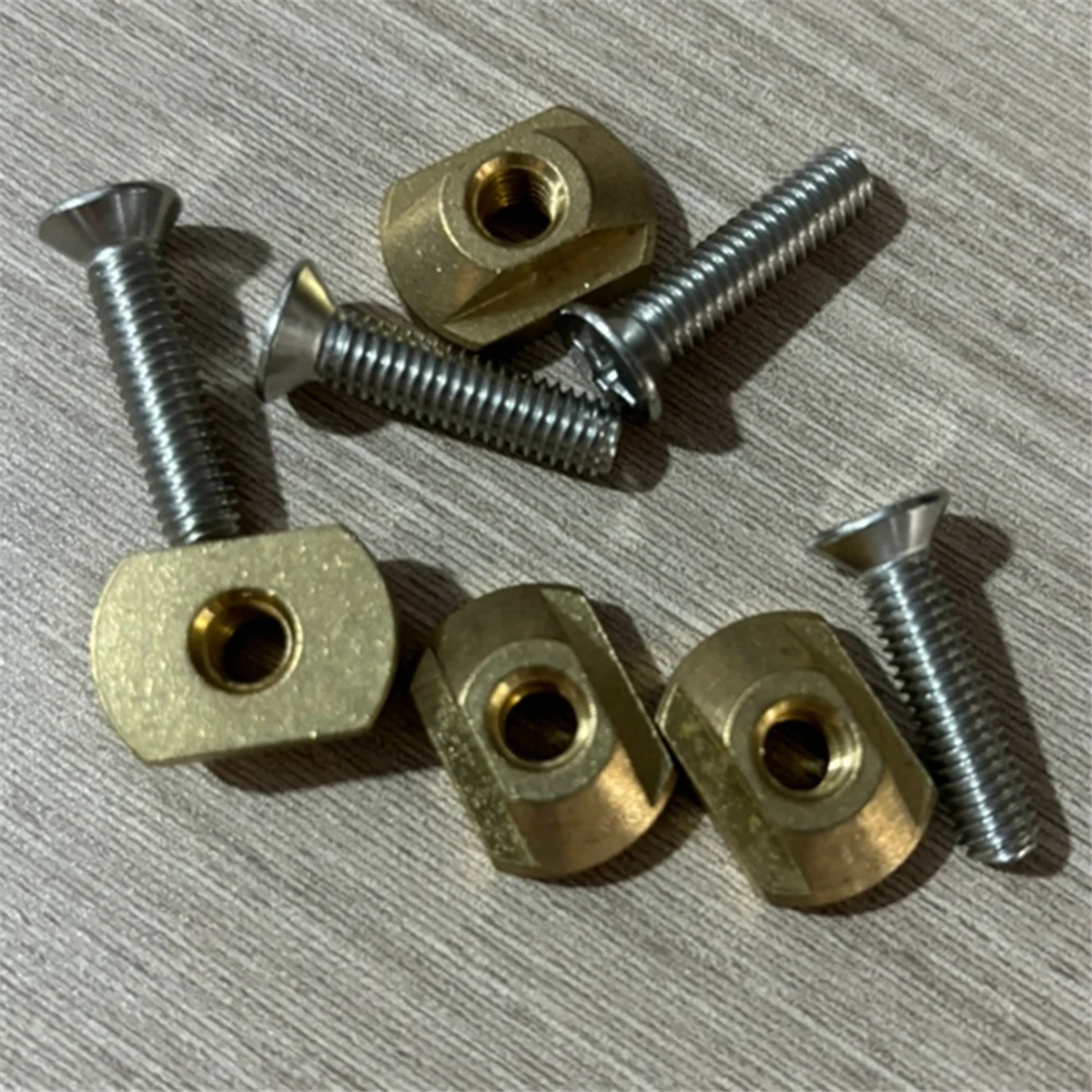 4Pcs M8 Hydrofoil Mounting Brass T-Nuts for Surfing All Hydrofoil Tracks Outdoors Surfing Accessories Gold hydrofoil mounting t nuts