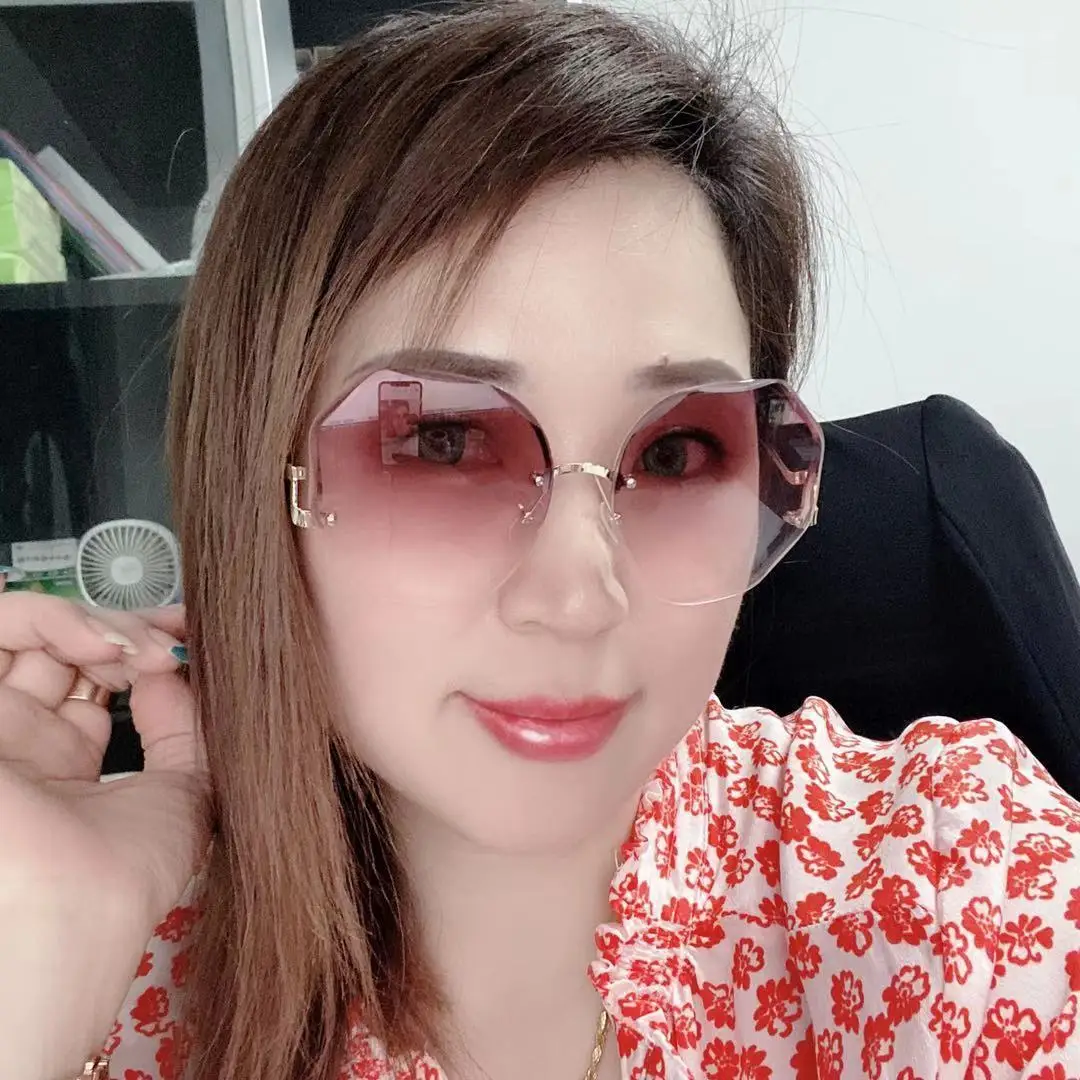 New Trimming Frameless Sunglasses Female Fashion Gradient Sunglasses Flower Sun Glassesfishing Glasses Cycling Glasses