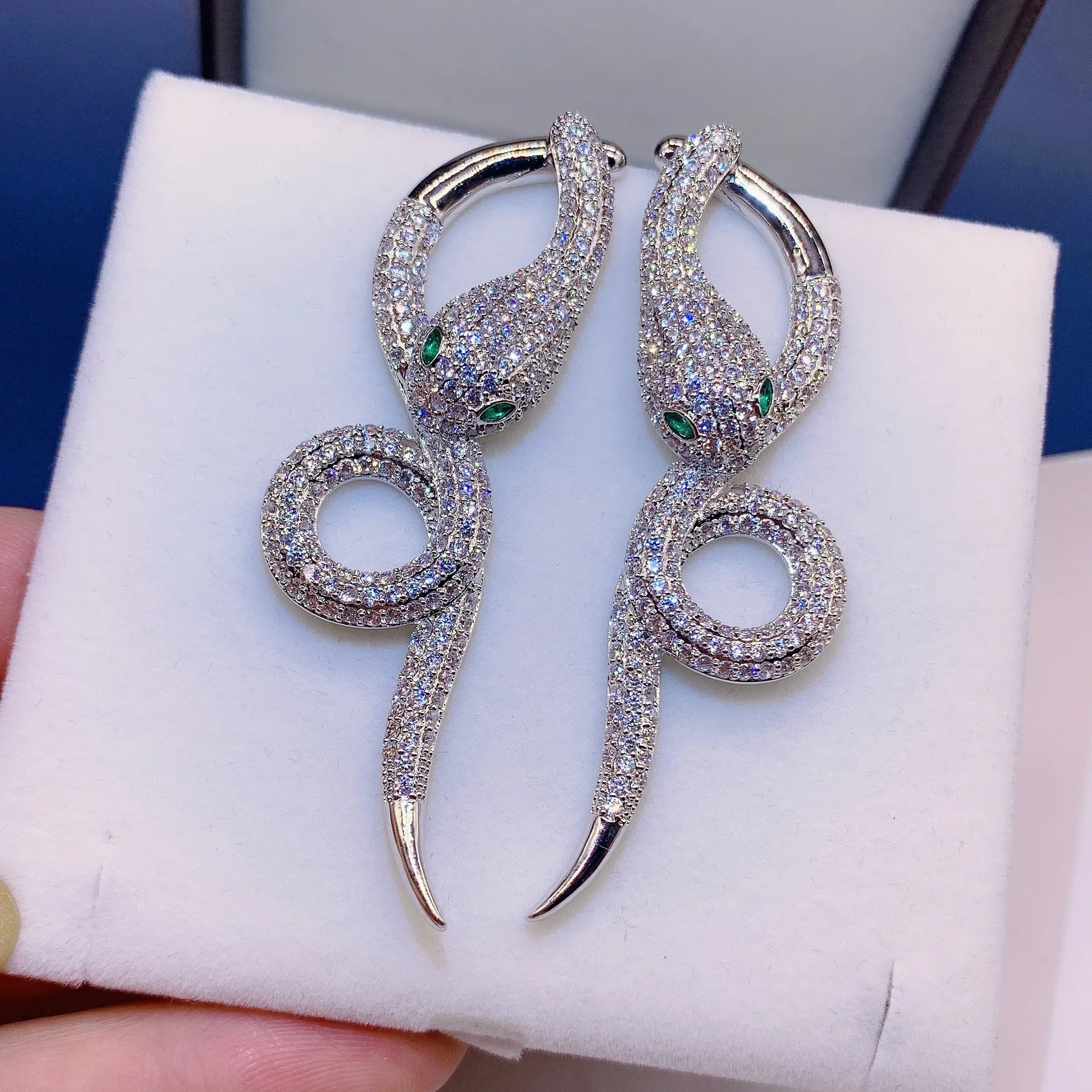 

Exaggerated personality design luxurious micro-set symmetrical snake-shaped earrings