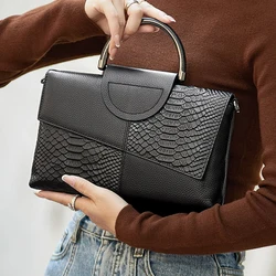 Elegant Alligator Pattern Women's Crossbody Bag in PU Leather (367-black)