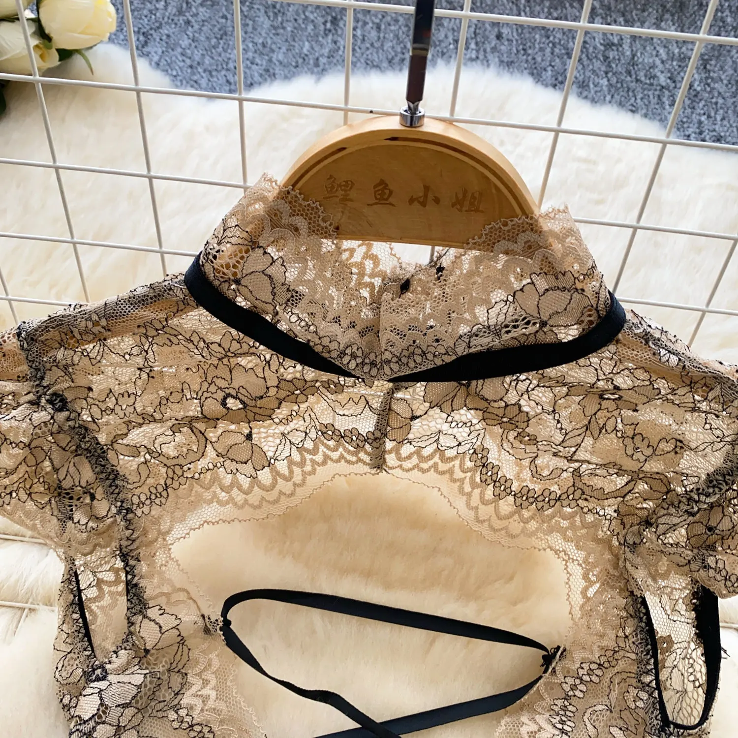 Body sexy in pizzo con mesh trasparente e ricamo floreale donna_voghion.com
