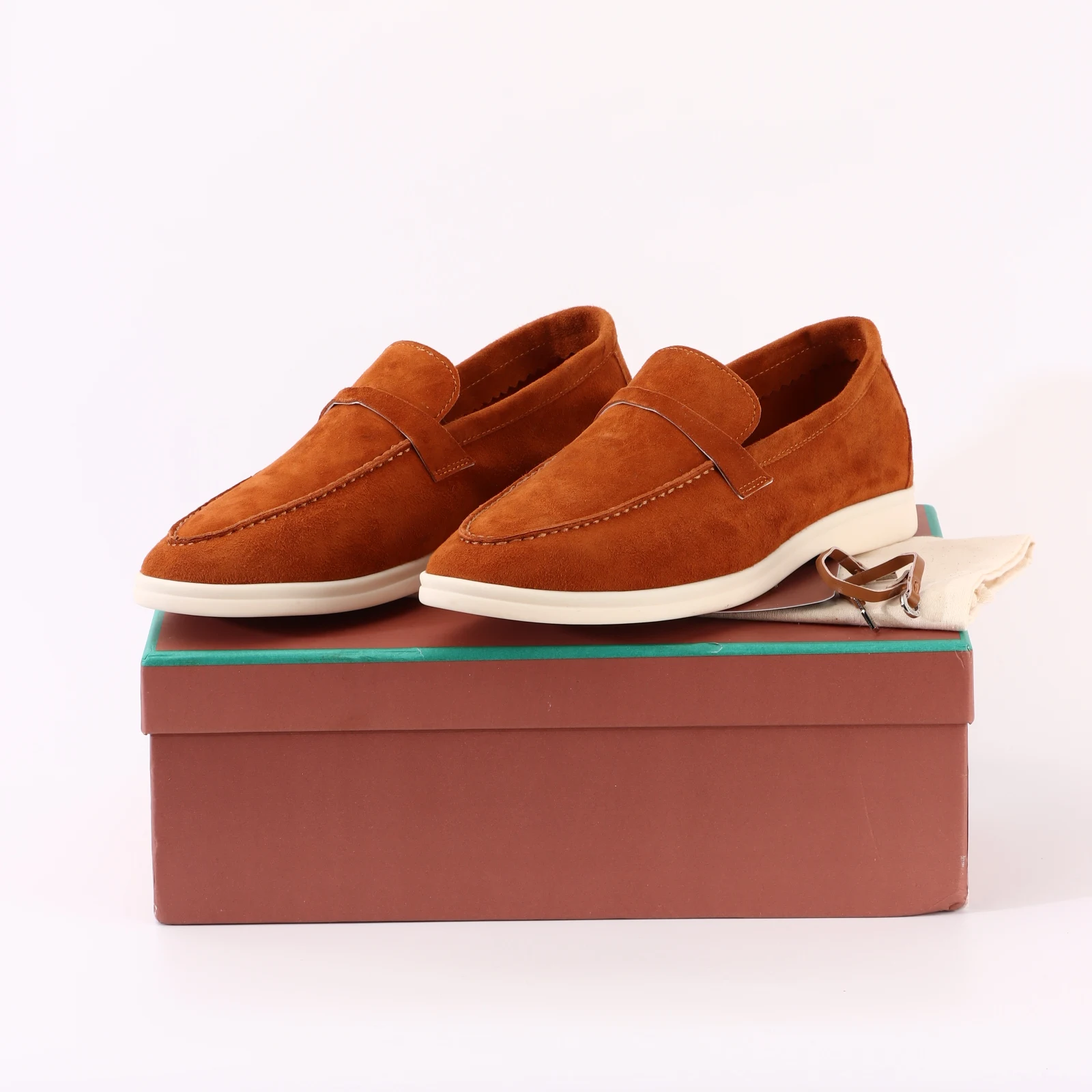 Women Suede Loafers Summer Walk Shoes Spring Autumn Fashion Causal Moccasin Leather Metal Pendant Flat Shoes Lazy Slipon Mules