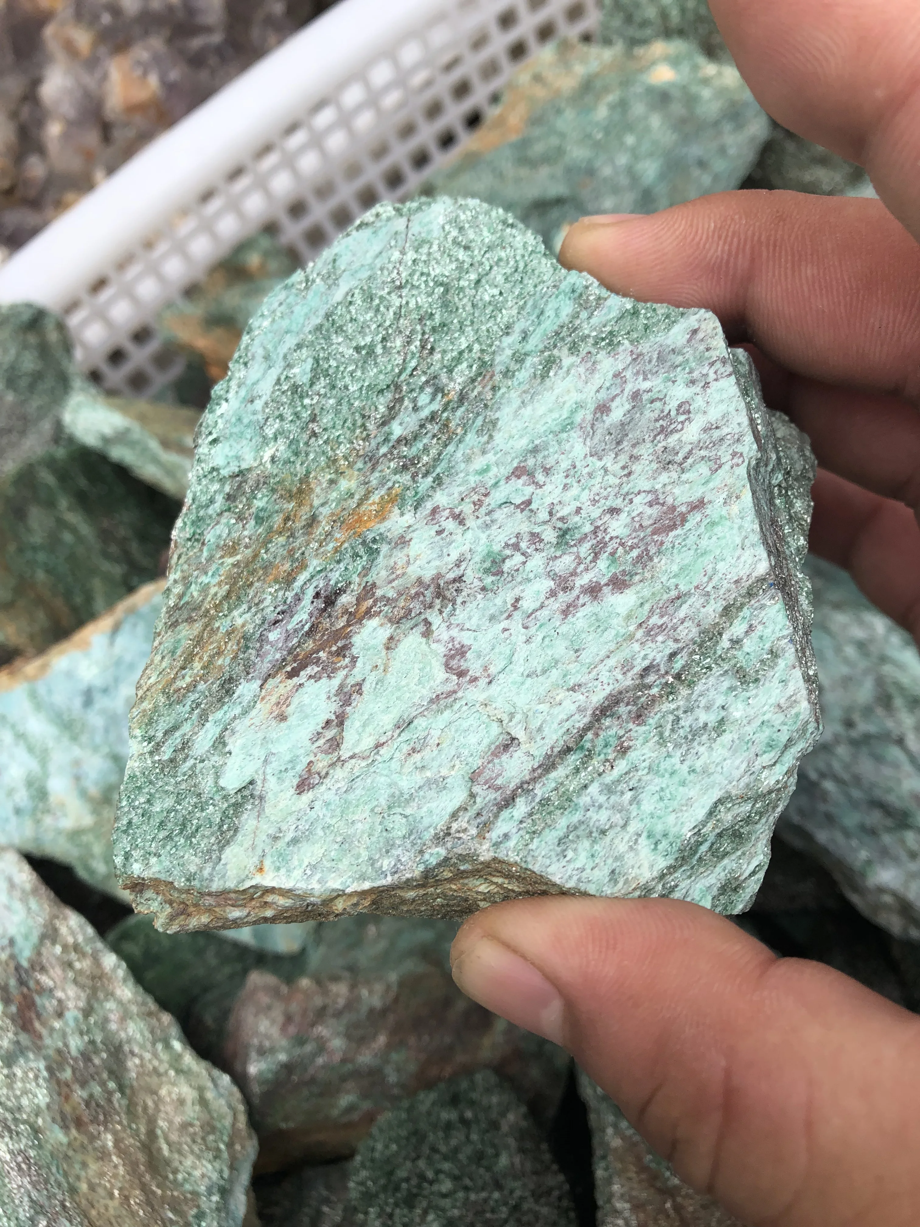 

500G Natural Crystal Raw Stone Raw Ore Green Calcite Living Room Decoration Ore Standard Decoration Collection