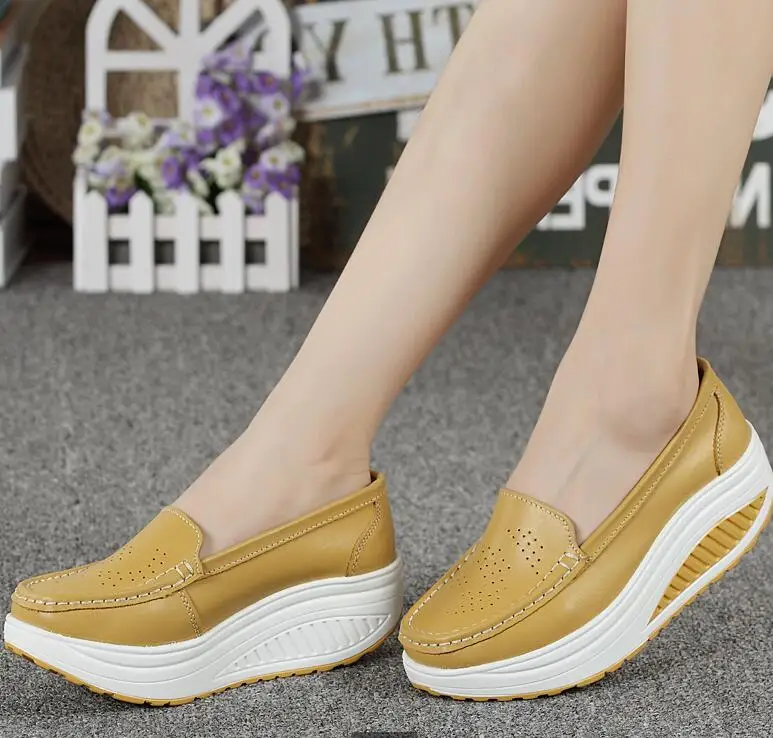 Women's shoes 2020 spring summer all-match mother single shoes leather rocking shoes platform platform nurse shoes work shoes 