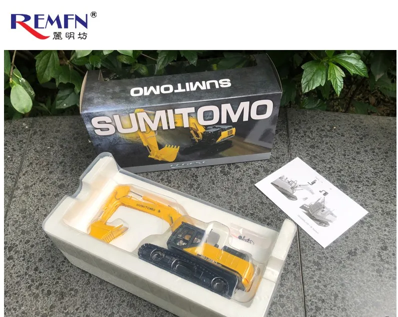 Sumitomo SH490LHD-6 Excavator 1/50 Scale DieCast Model New in Original Box