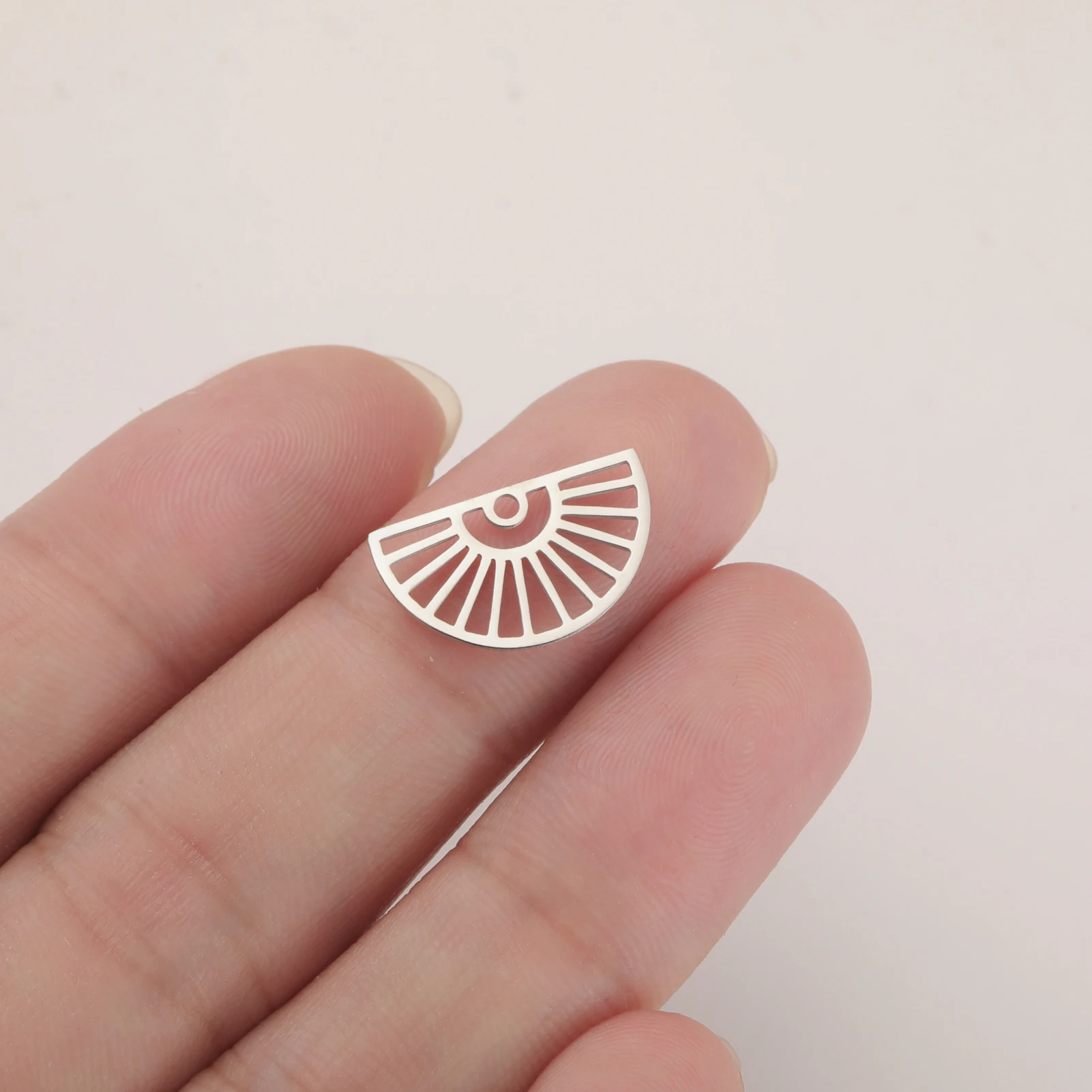 5 stücke Edelstahl Runde Charms Für Schmuck Machen Anschlüsse Diy Halskette Ohrring Geometrische Anhänger Zubehör Großhandel – Detail 16