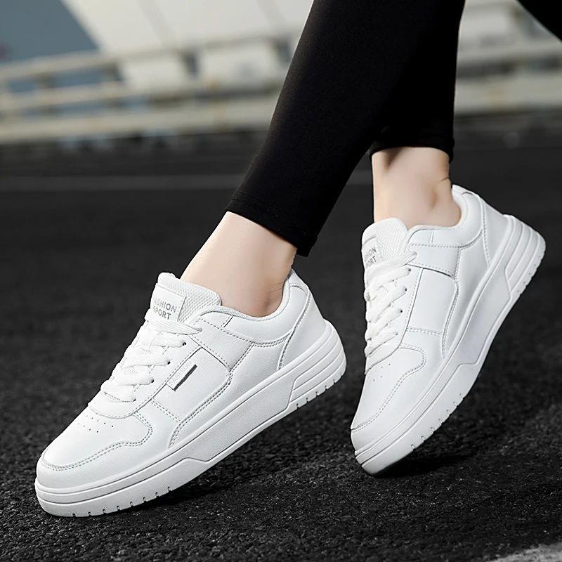 2023 White Sneakers Men New Summer Thick Sole Tide Sports Board Shoes Woman Leather Comfortable Walking Board Shoe Running Shoes