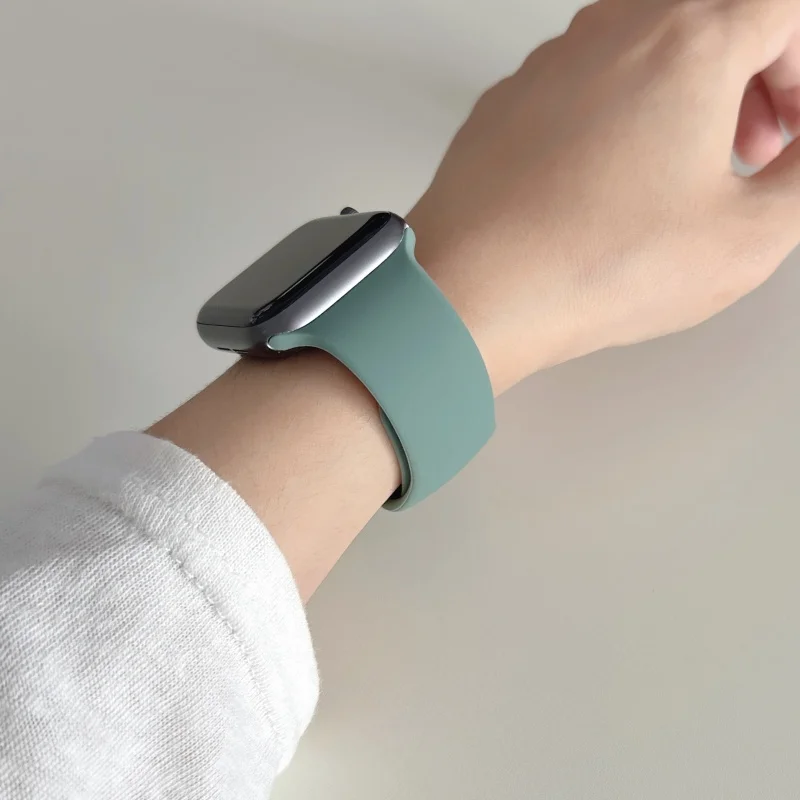 Premium Silicone Sports Band for Smartwatches - Versatile Size Options