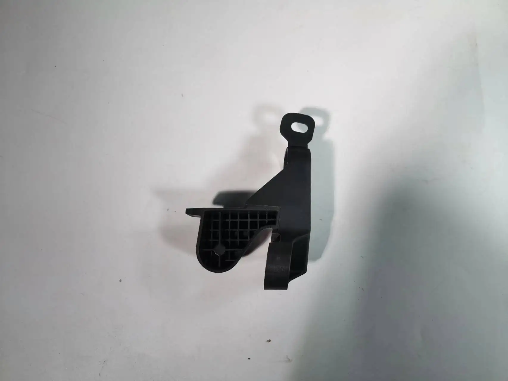

Headlight bracket