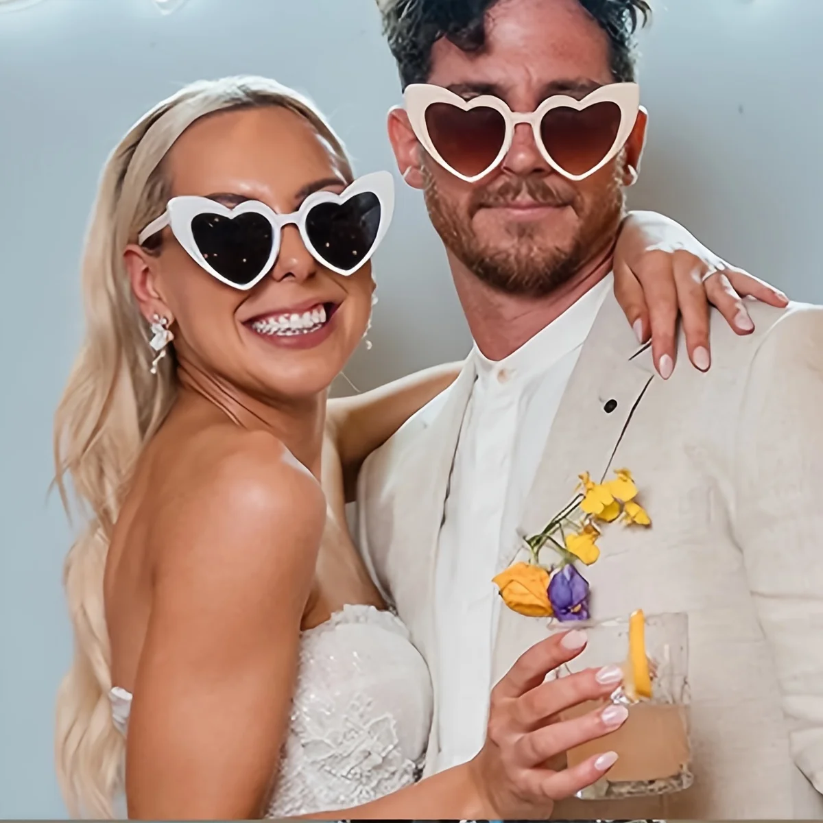 Heart Shaped Glasses Large heart-shaped fashionable glasses for both men and women fashionable anti reflective plastic glasses suitable for beache heart shaped glasses
