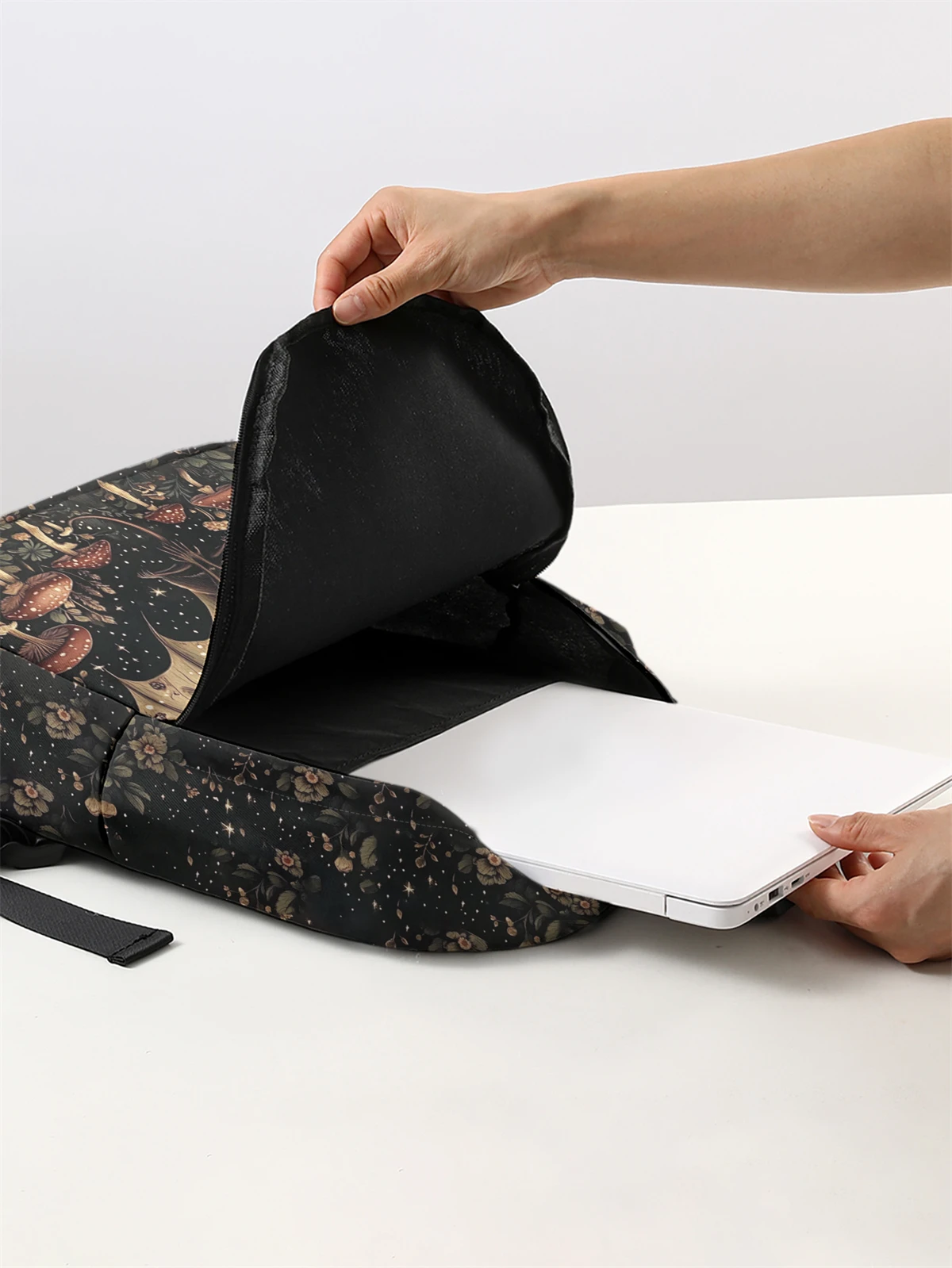 New men's and women's large capacity university backpacks, fashionable women's laptops, backpacks, cute girls' travel bags