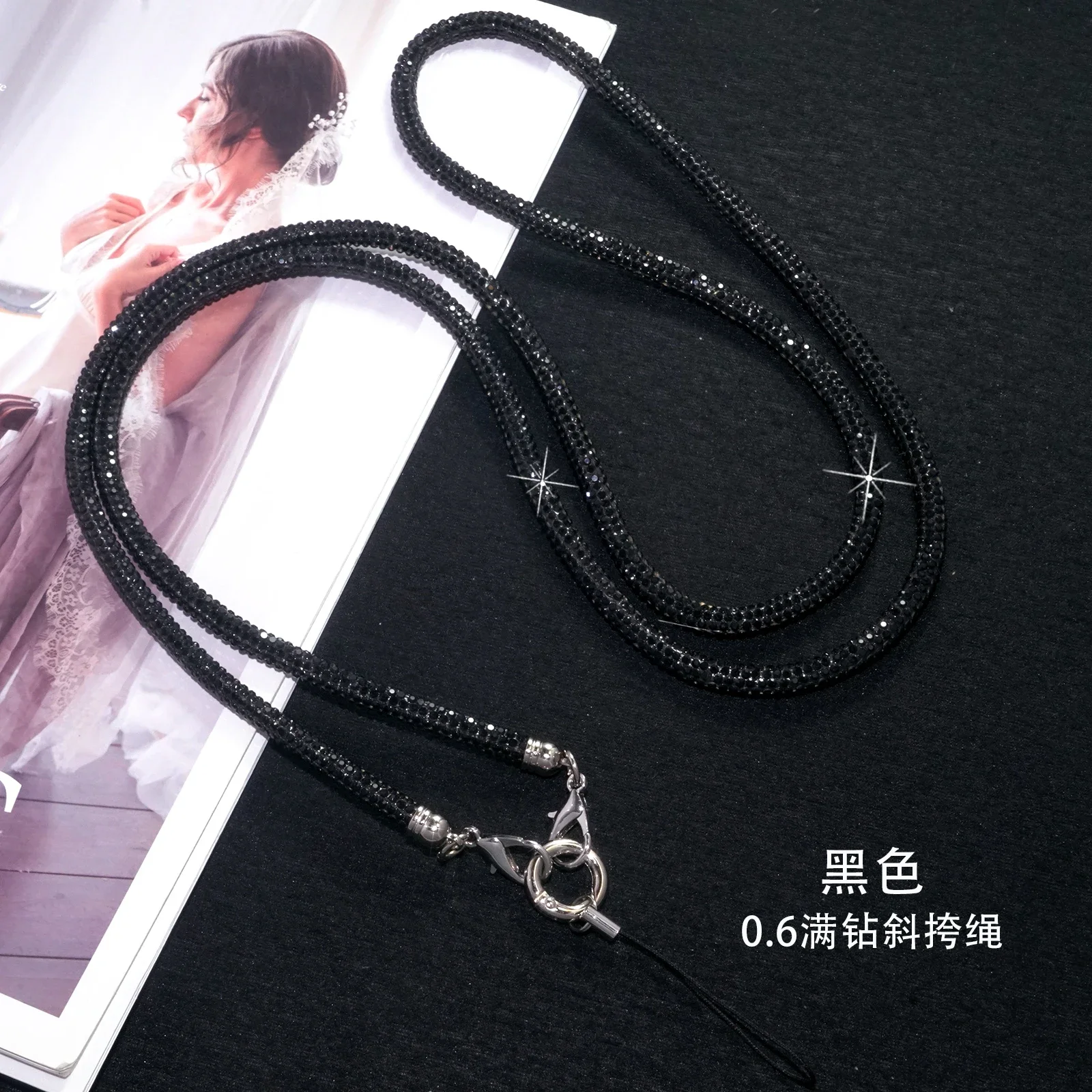 Universal Crossbody Phone Lanyard with Fashionable Neck Strap
