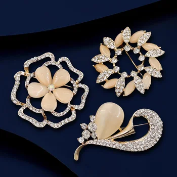 9Pcs/Pack Luxurious Elegant Metal Brooch Ladies' Flower Pearl Butterfly Sun Brooch Cloth Scarf Jewelry Accessories 4