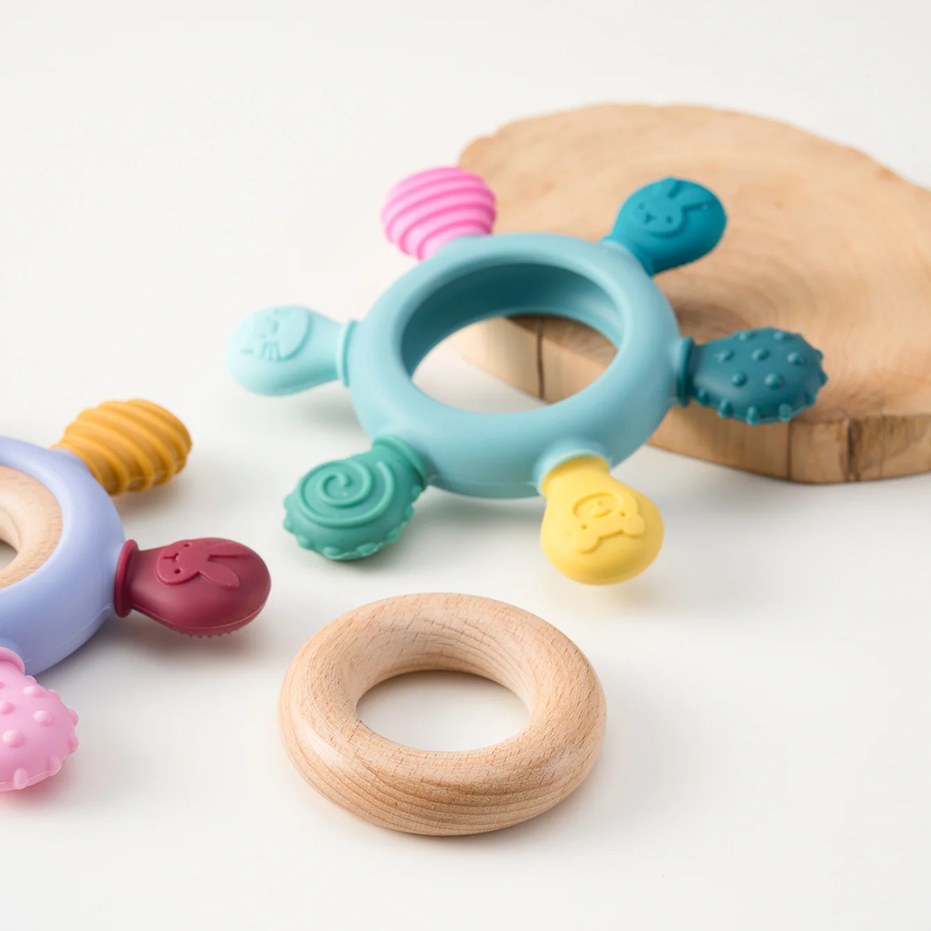 Color Kids 1PCS Silicone Baby Teether Toy BPA Free Wooden Ring Teething Chew Toy Healthy Infant Nursing Gift Newborn