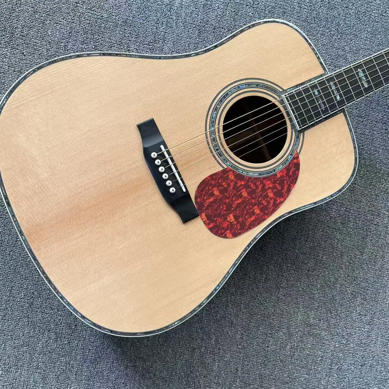 Acoustic Guitar Photo Samsung Galaxy S10 Case main image 1