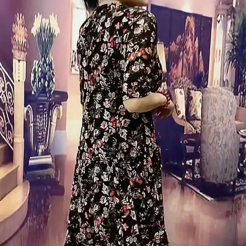 Vintage Floral V-Neck A-Line Dress - Women's Casual Summer Half Sleeve